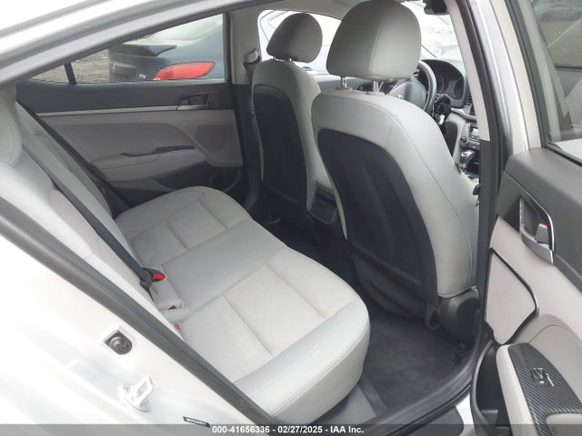 5NPD74LF0HH060797 Hyundai ELANTRA SE