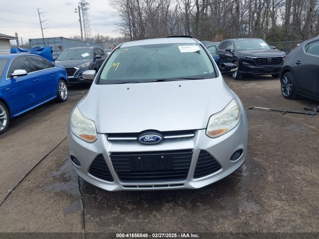 1FADP3F27EL275187 Ford FOCUS SE