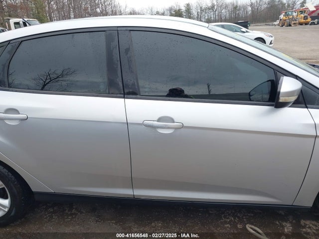 1FADP3F27EL275187 Ford FOCUS SE