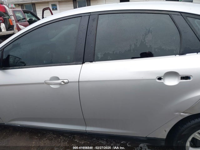 1FADP3F27EL275187 Ford FOCUS SE