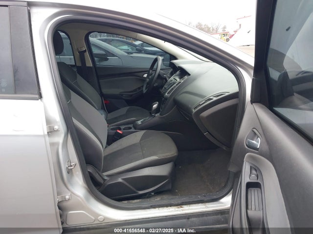 1FADP3F27EL275187 Ford FOCUS SE