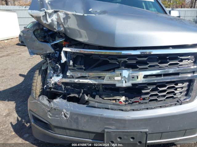 1GNSKBKC0KR121493 Chevrolet Tahoe Lt