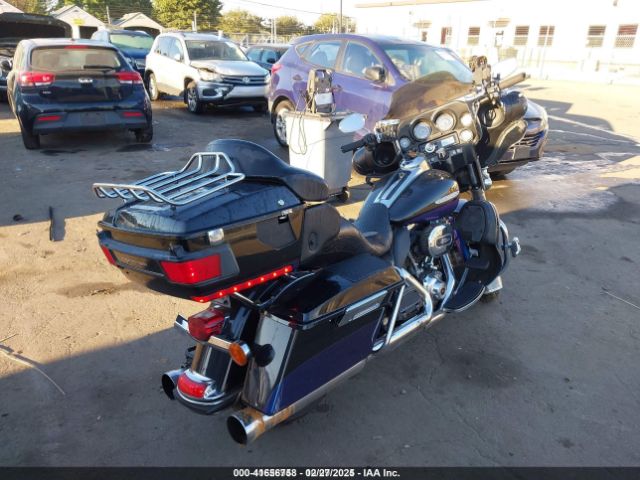 2010 HARLEY-DAVIDSON FLHTK 1HD1KEM1XAB672232 Photo 3