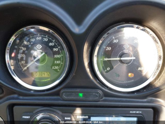 2010 HARLEY-DAVIDSON FLHTK 1HD1KEM1XAB672232 Photo 6