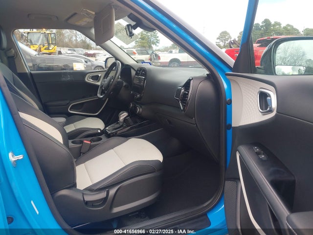 KNDJ53AU7P7193970 KIA Soul Gt-line
