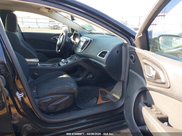 1C3CCCFB7GN186068 Chrysler 200 Touring