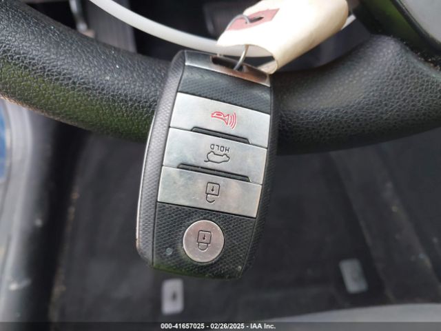 KNDCB3LC6J5114183 KIA NIRO LX