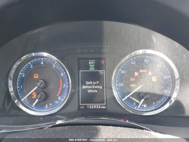 5YFBURHEXHP600429 Toyota Corolla Se Special Edition