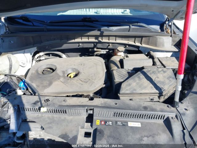 KM8J33A42GU238820 Hyundai TUCSON SE