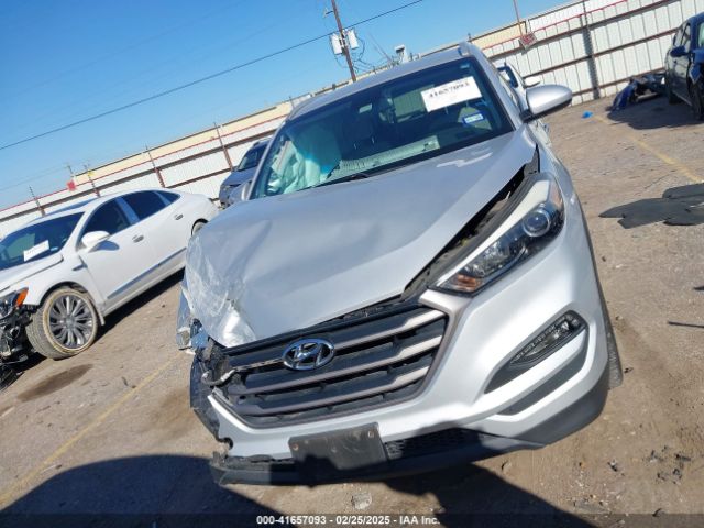 KM8J33A42GU238820 Hyundai TUCSON SE