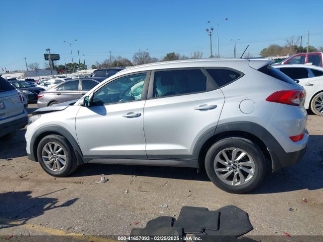 KM8J33A42GU238820 Hyundai TUCSON SE