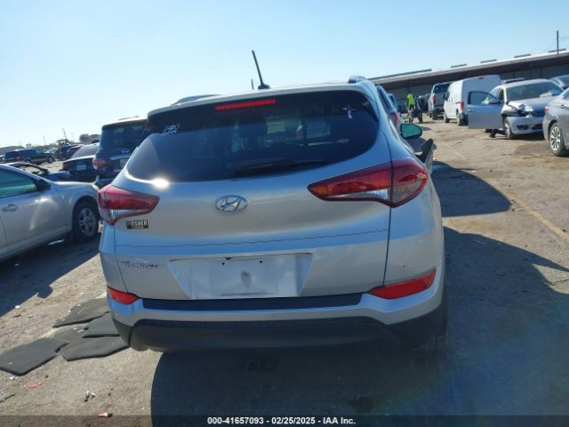 KM8J33A42GU238820 Hyundai TUCSON SE