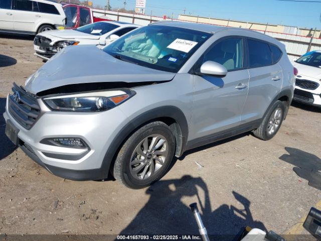 KM8J33A42GU238820 Hyundai TUCSON SE