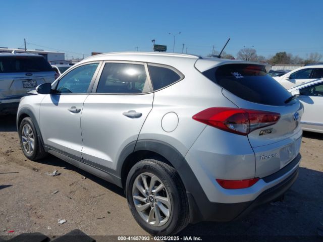 KM8J33A42GU238820 Hyundai TUCSON SE