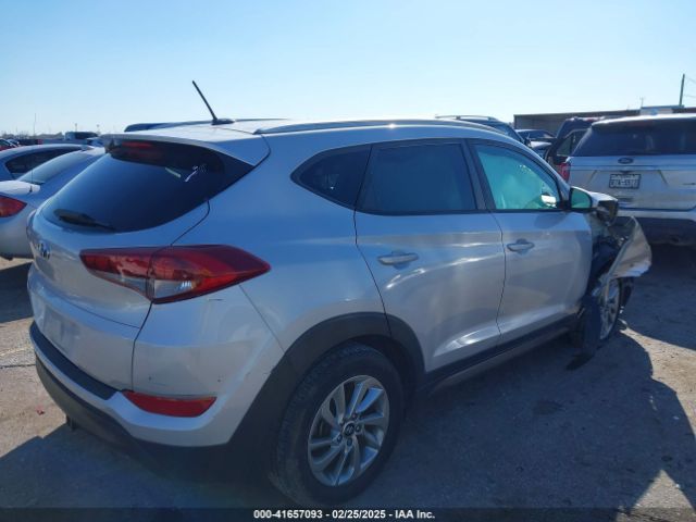 KM8J33A42GU238820 Hyundai TUCSON SE