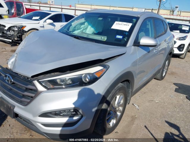 KM8J33A42GU238820 Hyundai TUCSON SE