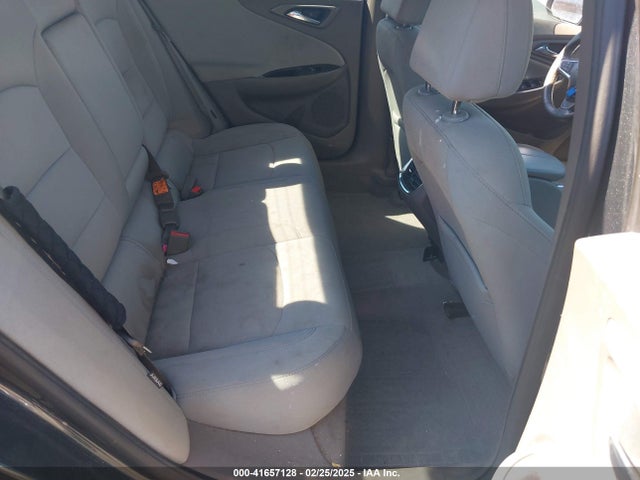 1G1ZE5ST9HF101827 Chevrolet MALIBU 1LT