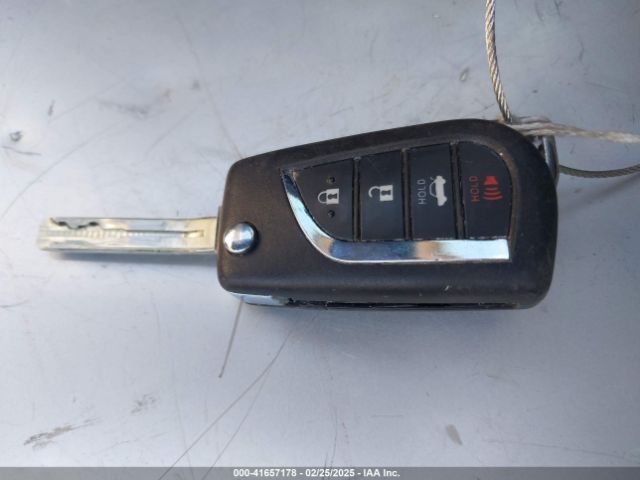 JTDEPRAE7LJ106069 Toyota COROLLA LE