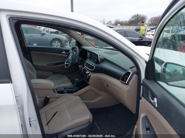 KM8J23A40KU974778 Hyundai TUCSON SE