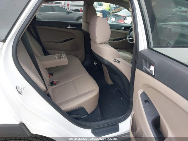 KM8J23A40KU974778 Hyundai TUCSON SE
