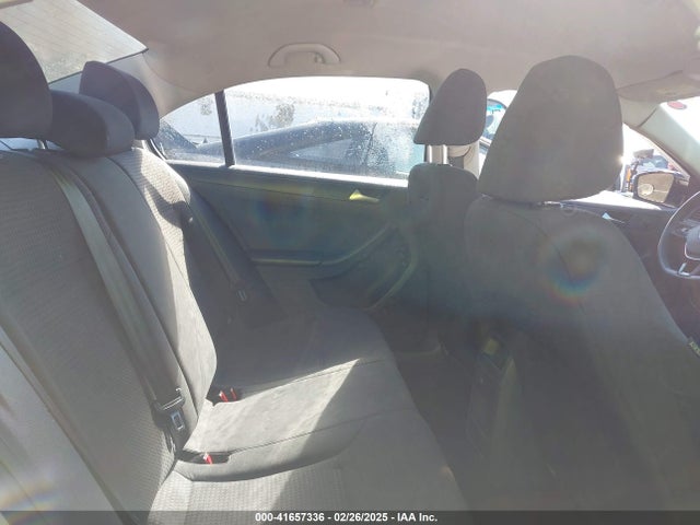 3VW267AJ3GM319873 Volkswagen Jetta 1.4t S