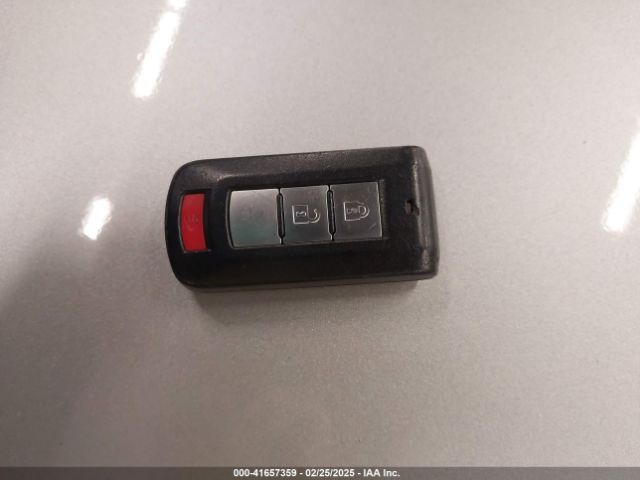 JA4AD3A33HZ043705 Mitsubishi Outlander Se