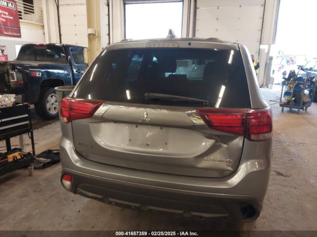 JA4AD3A33HZ043705 Mitsubishi Outlander Se