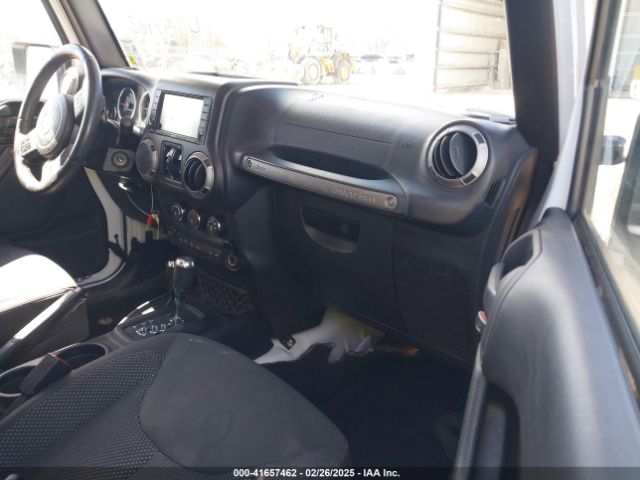 1C4BJWDG8GL102784 Jeep Wrangler Unlimited Black Bear