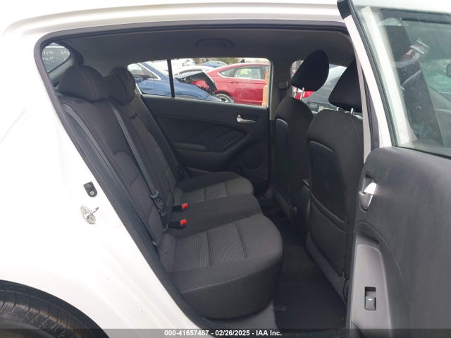 KNAFK5A81J5773163 KIA FORTE LX