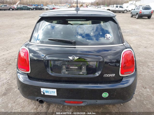 WMWXP5C51J2G63811 Mini Hardtop Cooper/oxford Edition
