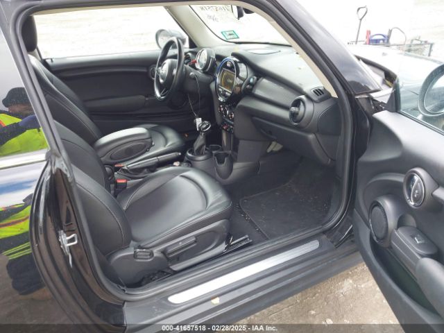 2018 MINI HARDTOP WMWXP5C51J2G63811 Photo 4