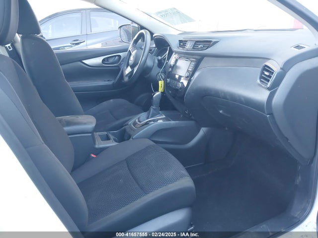 JN1BJ1CP6KW217933 Nissan Rogue Sport S
