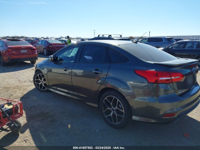Ford FOCUS SE 2016 1FADP3F21GL262907 Image 3