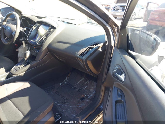 Ford FOCUS SE 2016 1FADP3F21GL262907 Image 5