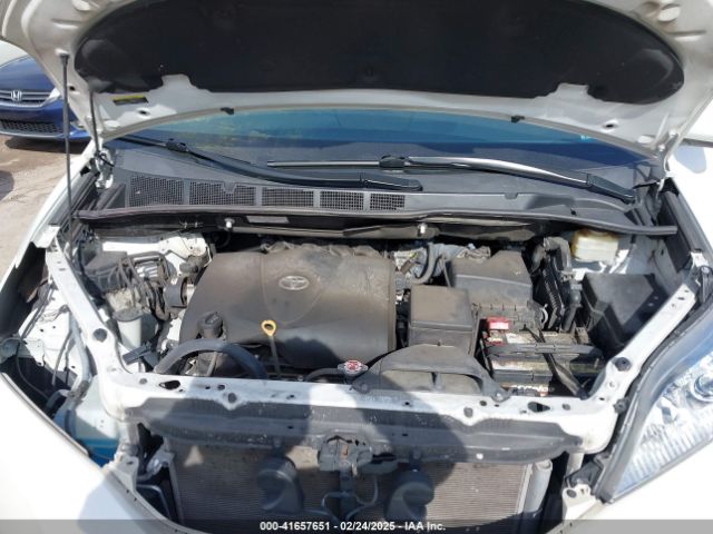 5TDYZ3DC5HS855137 Toyota Sienna Xle 8 Passenger