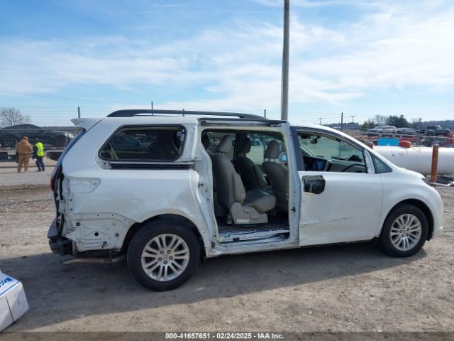 5TDYZ3DC5HS855137 Toyota Sienna Xle 8 Passenger