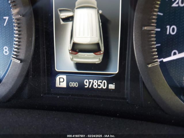 5TDYZ3DC5HS855137 Toyota Sienna Xle 8 Passenger