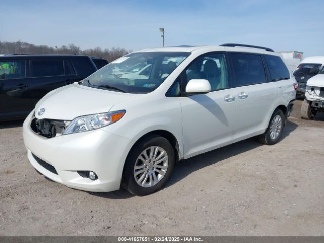 5TDYZ3DC5HS855137 Toyota Sienna Xle 8 Passenger