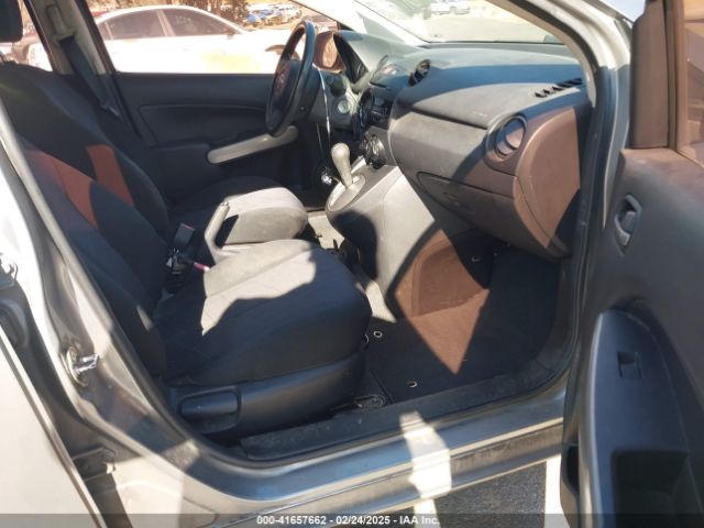 JM1DE1KZ5E0182774 Mazda Mazda2 Sport