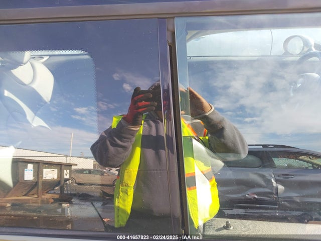 2012 MINI COOPER CLUBMAN WMWZF3C59CT190444 Photo 5