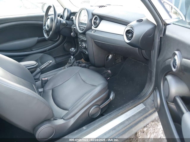 2012 MINI COOPER CLUBMAN WMWZF3C59CT190444 Photo 7