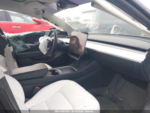 2023 TESLA MODEL 3 5YJ3E1EAXPF658040 Photo 4