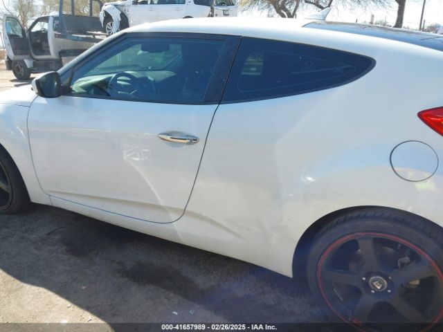 KMHTC6AD0FU218607 Hyundai Veloster Flex