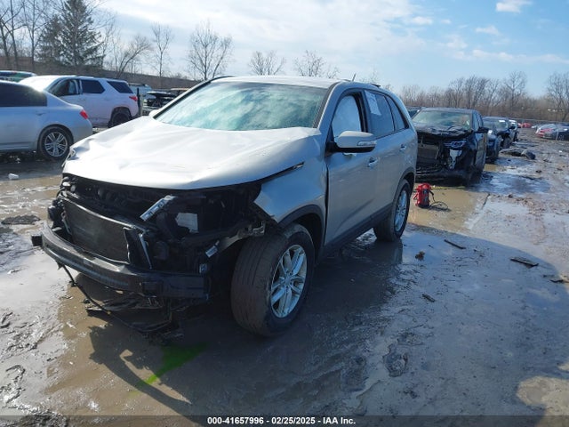 KIA SORENTO LX 2015 5XYKT3A65FG620947 Image 2