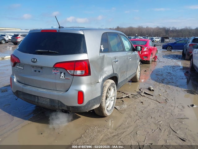 KIA SORENTO LX 2015 5XYKT3A65FG620947 Image 4