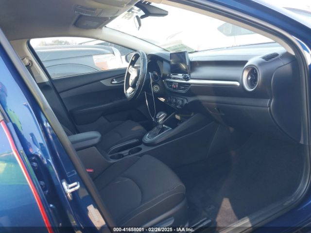 3KPF24AD7ME268764 KIA Forte Lxs