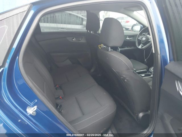 3KPF24AD7ME268764 KIA Forte Lxs