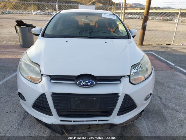 1FADP3F28EL455827 Ford FOCUS SE