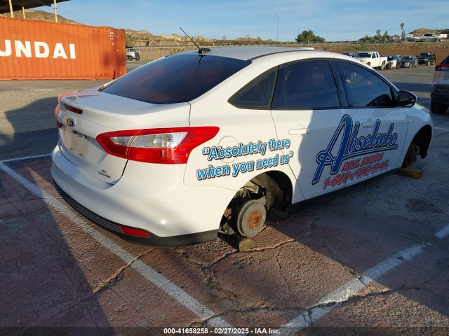 1FADP3F28EL455827 Ford FOCUS SE