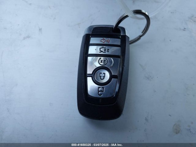 3FA6P0SU8KR216158 Ford Fusion Energi Titanium